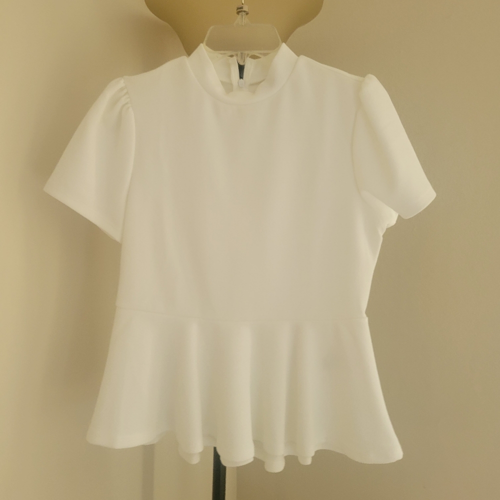 Elegant White Short Sleeve Dress